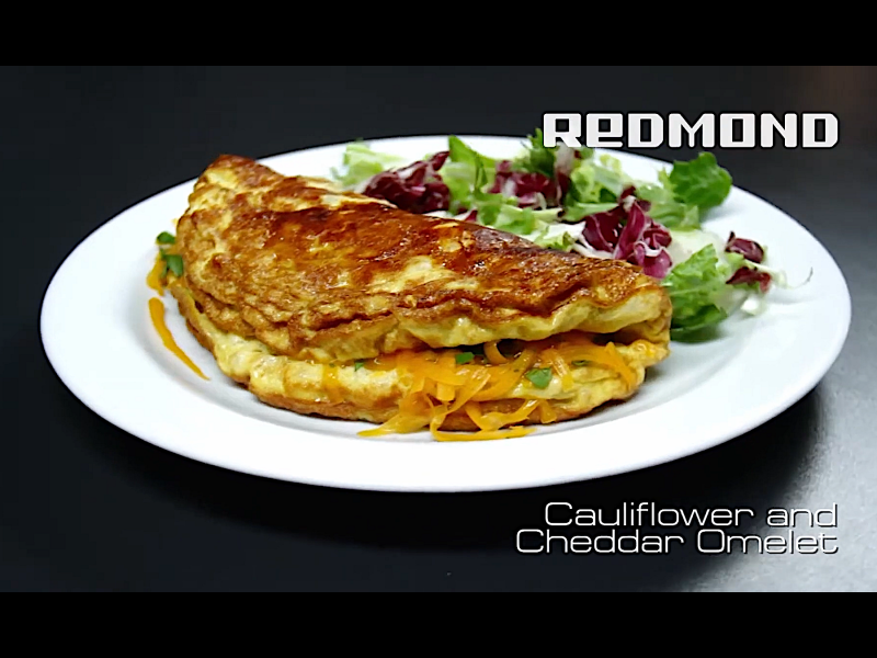Cauliflower and Cheddar Omelet in the multicooker REDMOND M4502 Sharpen 1800x1400
